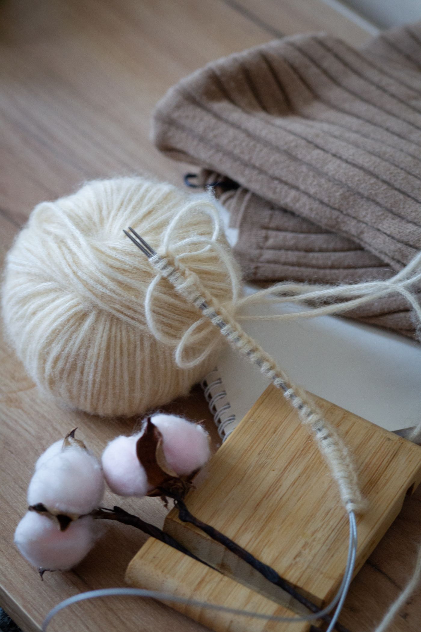 Illustrative cotton and yarn photo for the current cotton boxer find